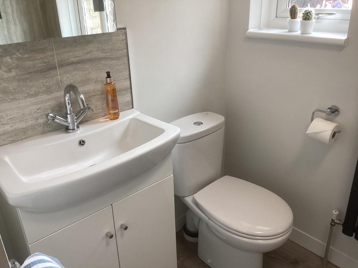 Forest Heath Holidays - Denphyl Apartment Ringwood